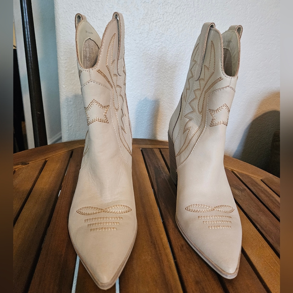 Dolce Vita Women's Ginni Fashion Boot Sizes 7.5 - Picture 3 of 11